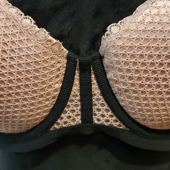 NWT Victoria's Secret Plunge Bra - Picture 2 of 4